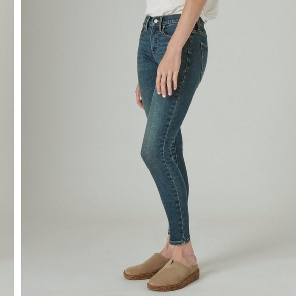 Lucky Brand Ava Mid Rise Skinny Jean Sz 6/28 Like New - Picture 2 of 5